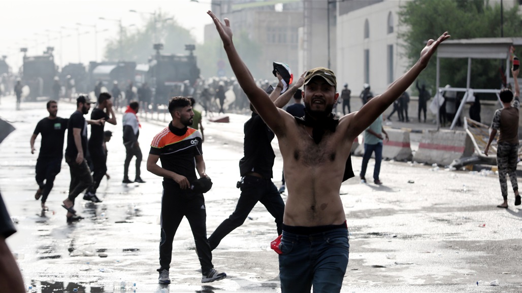  بالصور.. تك تك الدفاع المدني في ساحة التحرير ‏