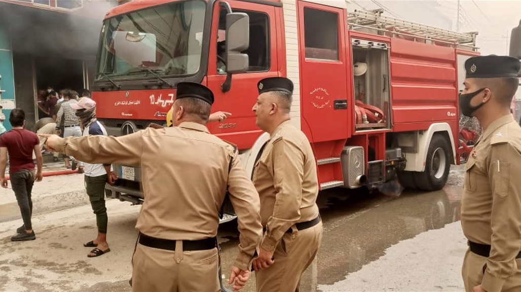 بمشاركة 10 فرق.. إخماد حريق اندلع داخل مجمع تجاري في كربلاء