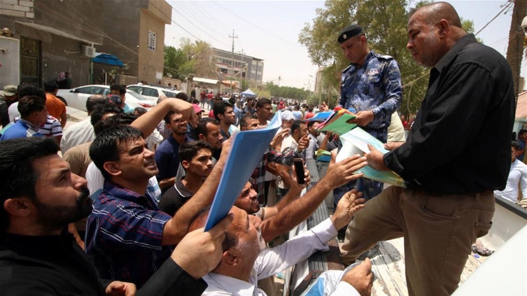 محافظة عراقية تعلن أسماء المتقدمين على الألف عقد