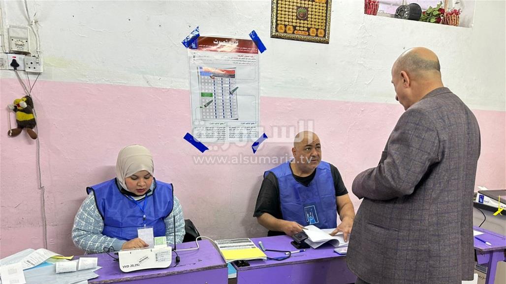 بغداد.. مشاهد من توافد ناخبي التصويت الخاص إلى مراكز الاقتراع 