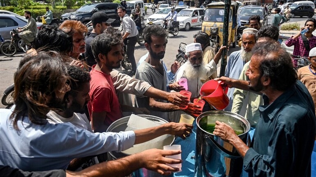 في باكستان.. تعرض المئات لضربة شمس حادة