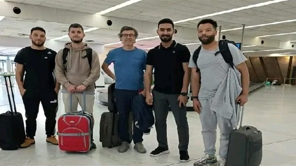 لقيادة مباراة كلاسيكو العراق.. المخرج العالمي خوان فيكاروا يصل إلى بغداد 