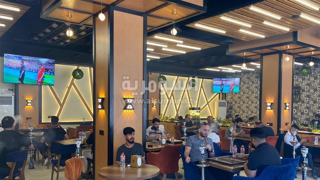 السومرية توثق أجواء مقاهي بغداد خلال مباراة العراق وأندونيسيا