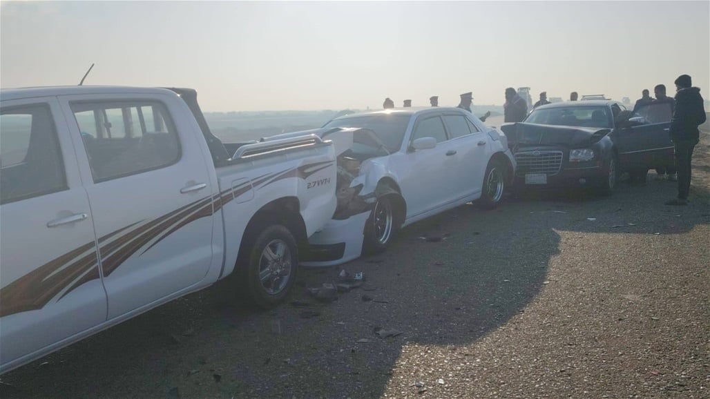 بسبب الضباب.. المرور تعلن عن حادث اصطدام 19 مركبة في الديوانية (صور)