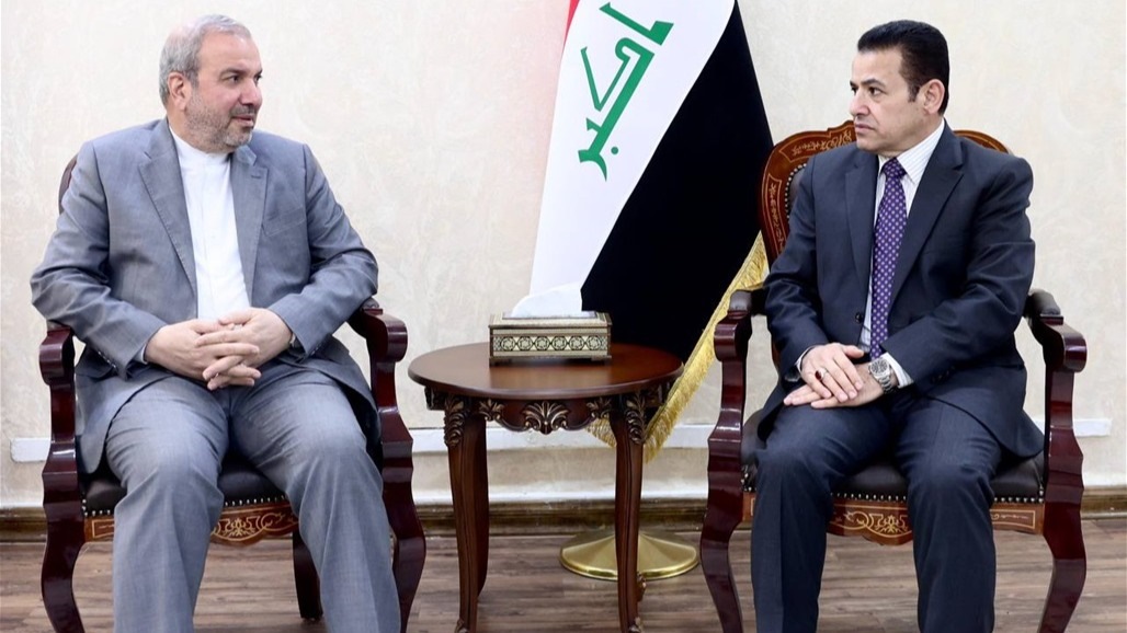 الأعرجي والسفير الإيراني في بغداد على طاولة واحدة