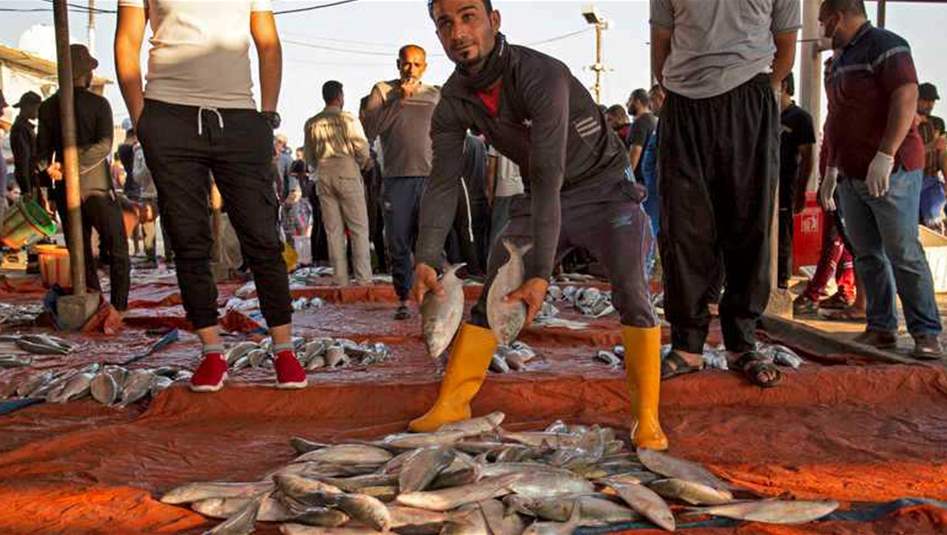 &quot;صنع في العراق&quot; ينتعش.. عراقيون يمتدحون كورونا: أنقذنا من المستورد