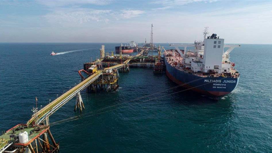 النفط يرتفع بعد فرض عقوبات أمريكية على صادرات خام فنزويلا