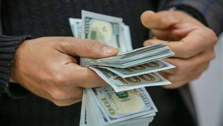 انخفاض يطرأ على أسعار الدولار.. قائمة من أهم البورصات العراقية