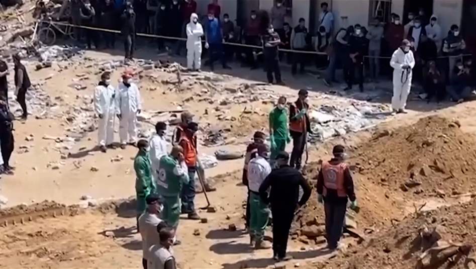 مقابر جماعية في غزة وجثث مقيدة.. الأمم المتحدة تطالب بتحقيق
