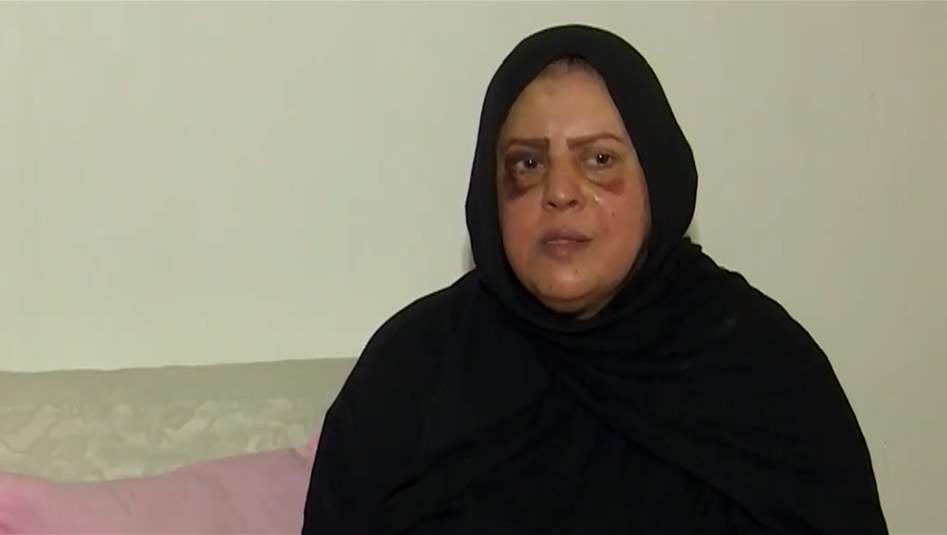 امرأة تتعرض للضرب داخل مركز شرطة في بغداد