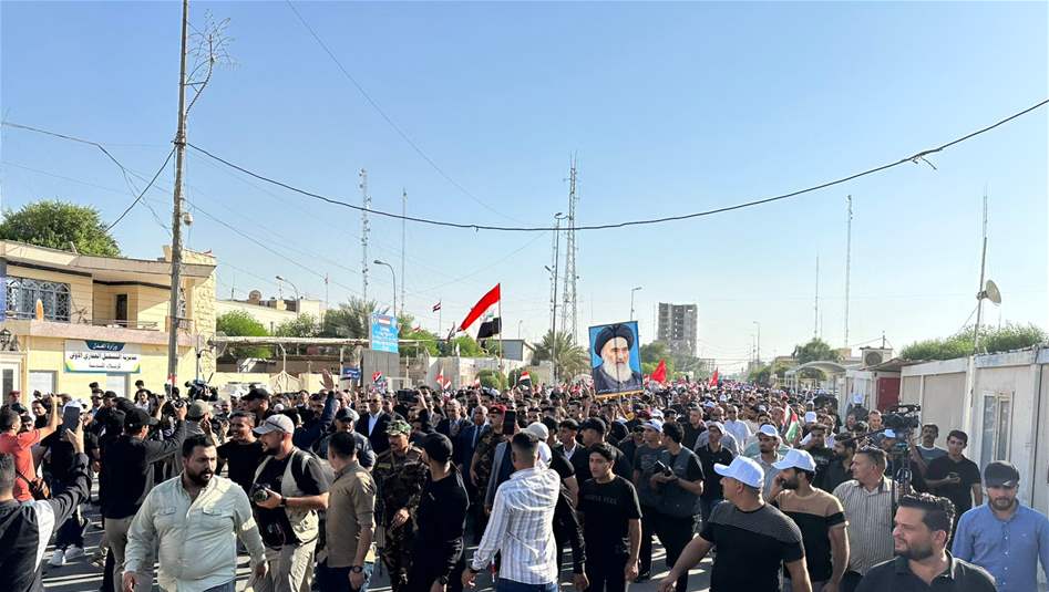 متظاهرون في كربلاء: "تاج تاج على الراس سيد علي السيستاني" (فيديو)