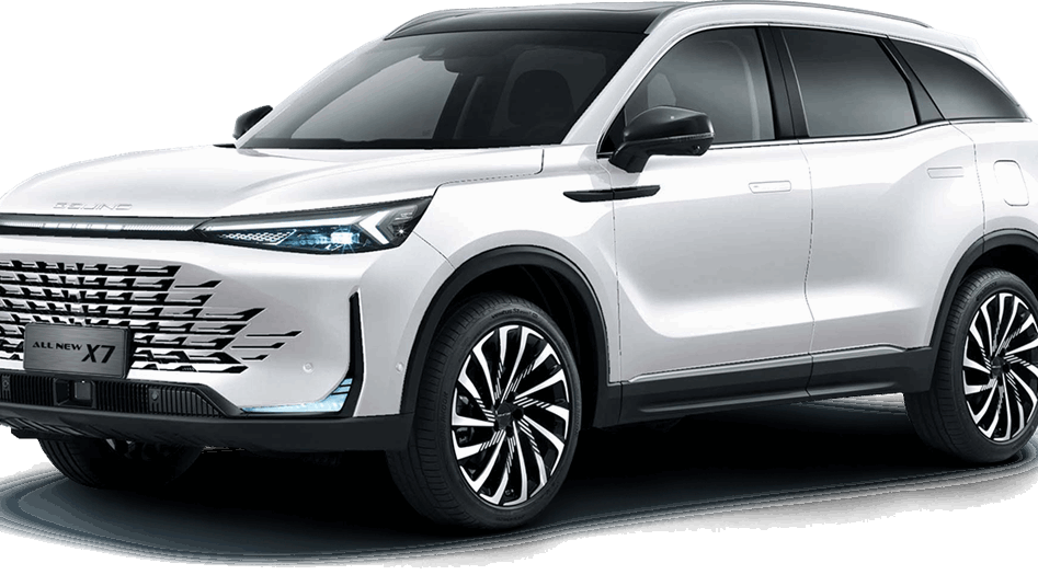 &quot;ماكينة&quot; يستعرض سيارة BAIC X7 مع مصطفى ويسي