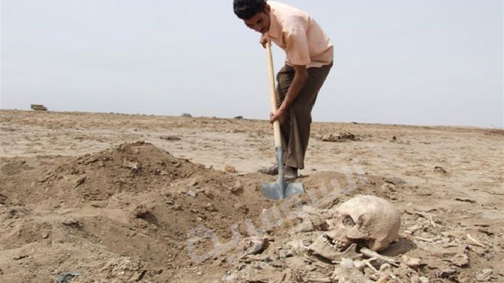 الحشد الشعبي يعثر على مقبرة جماعية تضم رفات منتسبين بالجيش والشرطة جنوب الحويجة